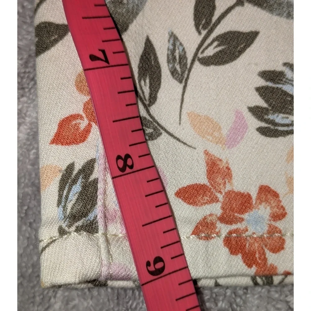 NYDJ Ella Bermuda Shorts Floral Print Lift Tuck Cream Pink Size‎ 8 NWT